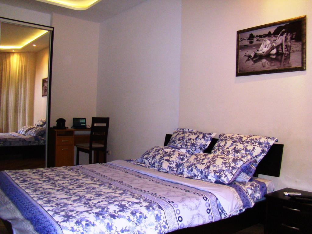 Pleasure Apartment Near Center Of Odessa ห้อง รูปภาพ